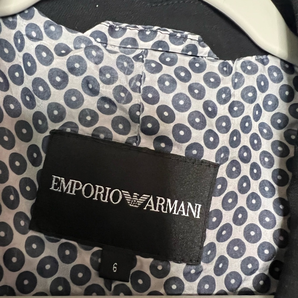 Emporio Armani black cropped blazer 🖤 - Picture 9 of 14